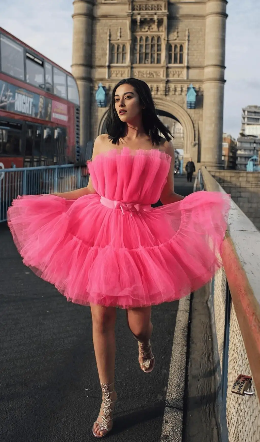 

Strapless A-line Homecoming Dresses Tulle Backless Pleats Bow Belt Birthday Party Lovely Princess Dress Mini Graduation Gowns