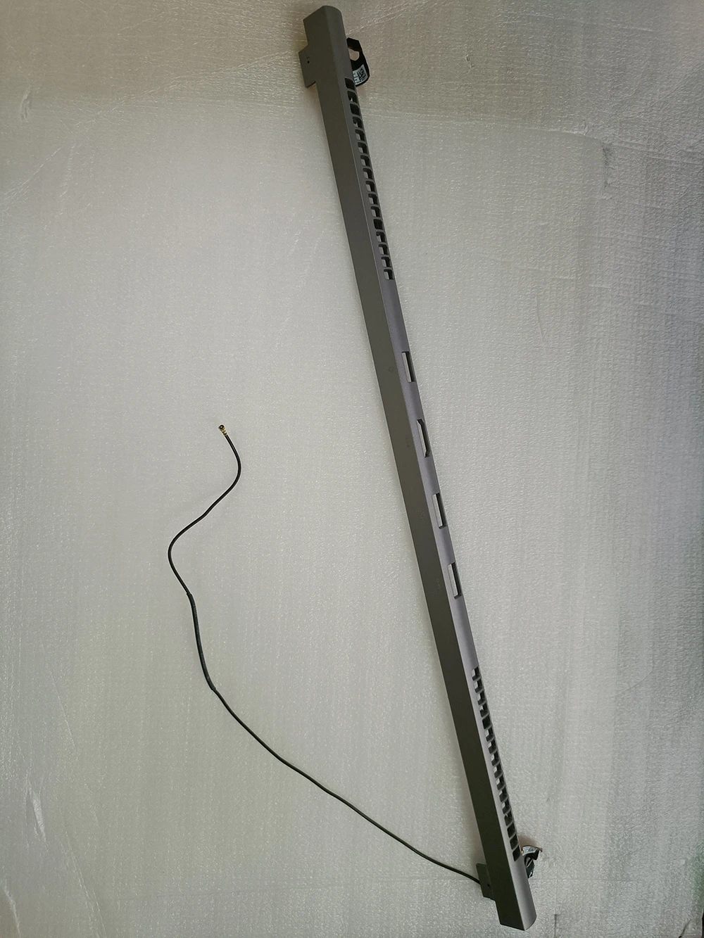 

Used Original for Lenovo ThinkBook 16p G3 ARH Screen Pivot Cover Air Outlet Interface 5CB1J23708