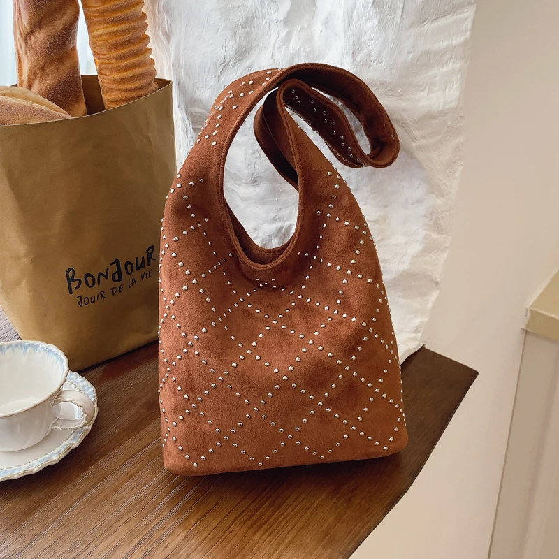 

2025 New Autumn Winter bolsa feminina Vintage Suede Leather Shoulder Bag Lady Designer Bucket Underarm Tote Retro Rivet Handbags