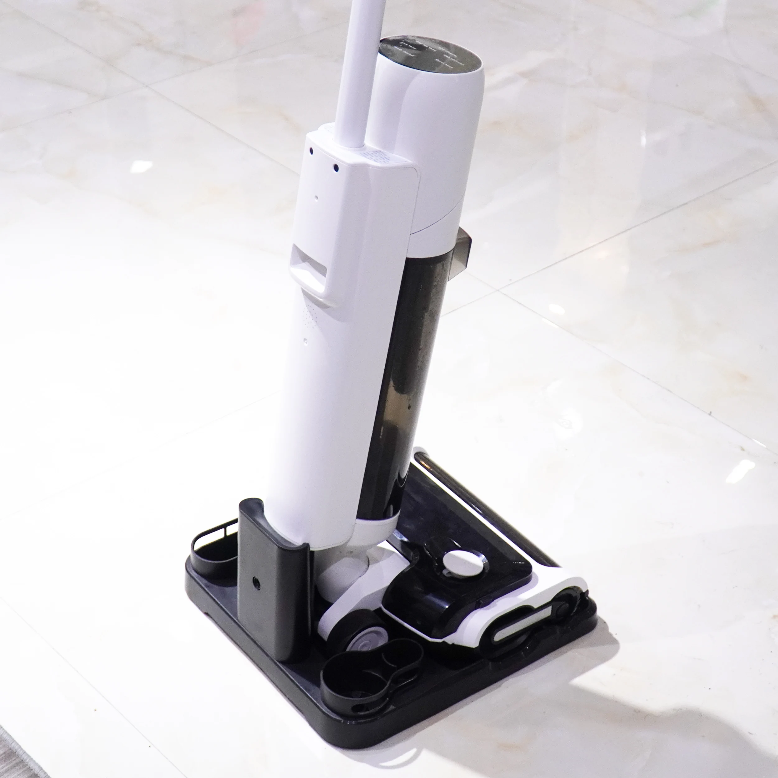 Portable vacuum cleaner with water tank mop steam floor sweeper wet and dry vacuum cleaner