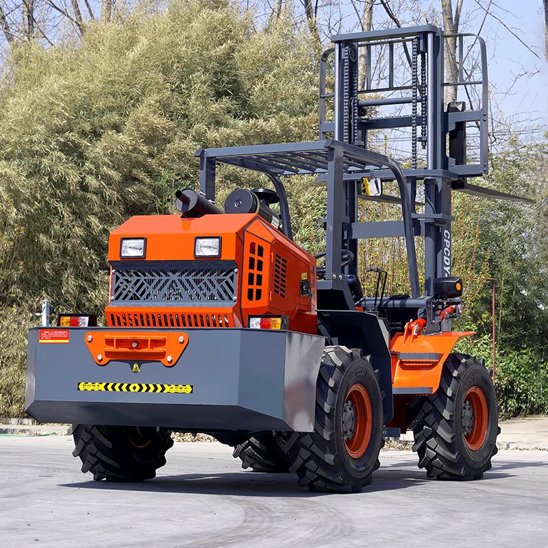 Carrello elevatore per tutti i terreni HWC-35A Carrello elevatore diesel personalizzabile a 4 ruote per terreni grezzi Carrello elevatore idraulico 4×4 da 3 tonnellate Vendita in Cina