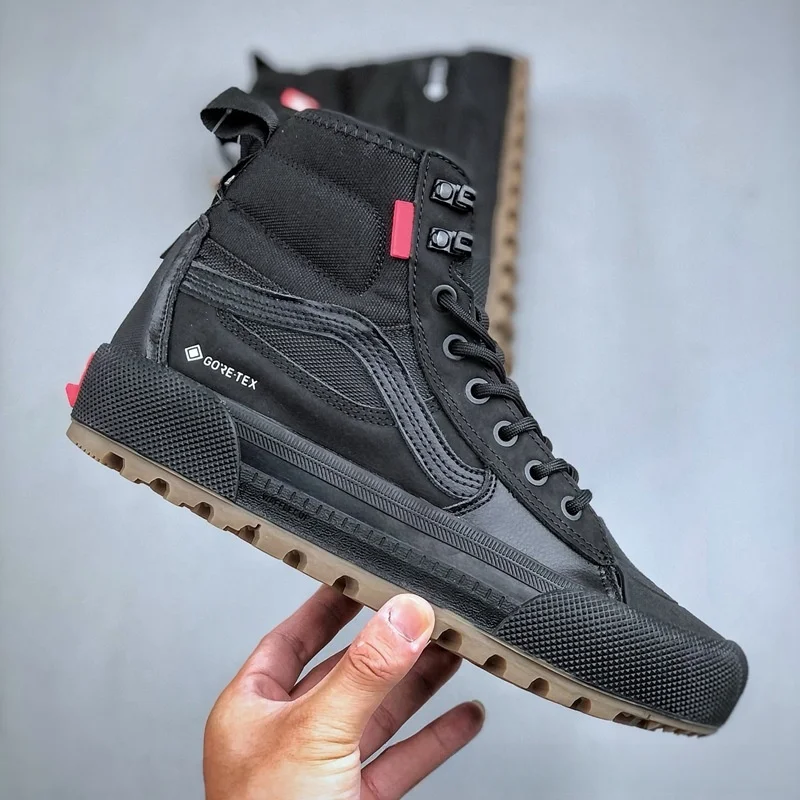 Botas de Montaña Unisex Sk8-Hi MTE GORE-TEX, Antideslizantes, Duraderas, en Blanco y Negro, Versátiles, para Hombre