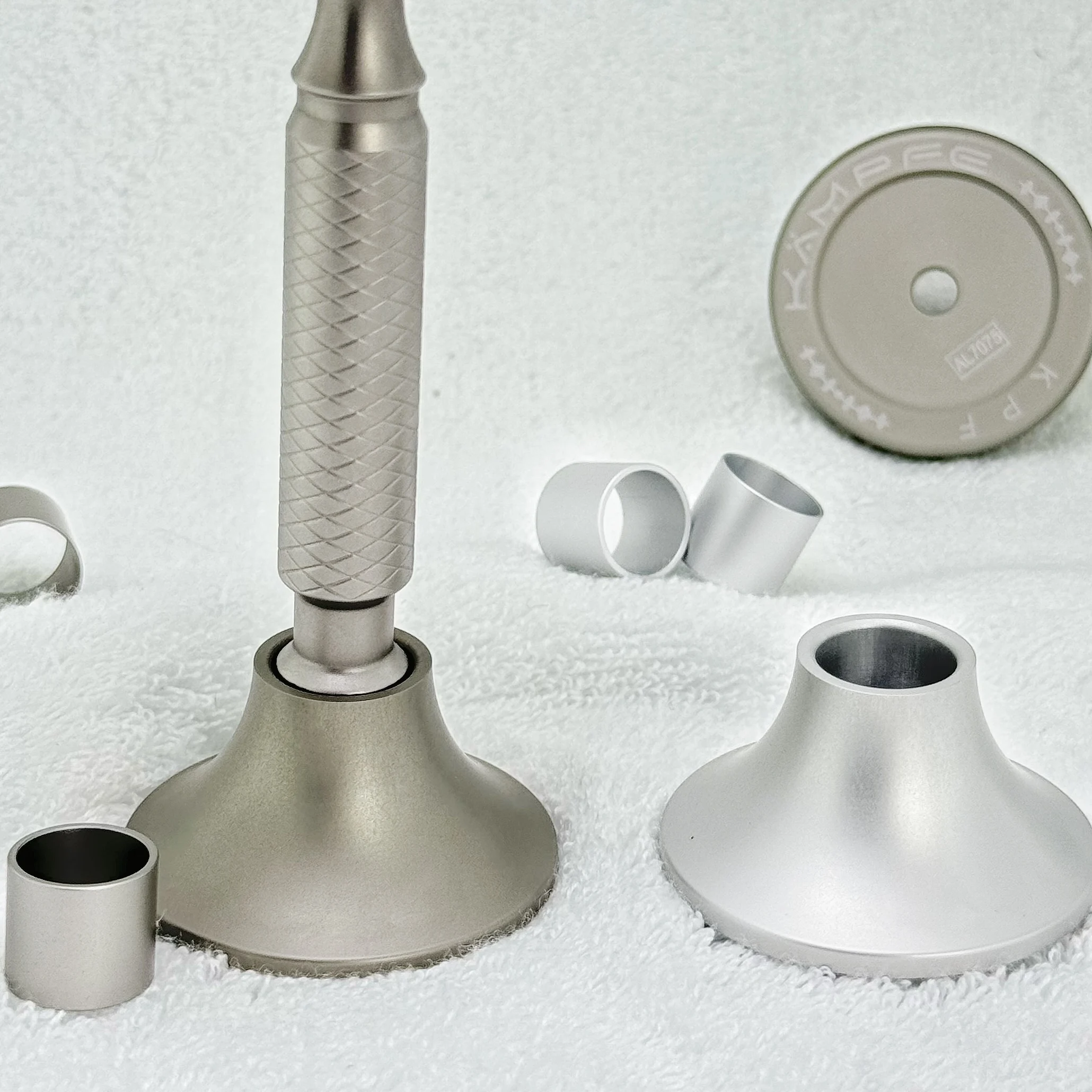 Base volcanique en aluminium KAMPFE avec diamètre 13,9 mm, 12,8 mm, 12 mm, adaptée à la plupart des rasoirs de sécurité, support de rasage, stockage stable
