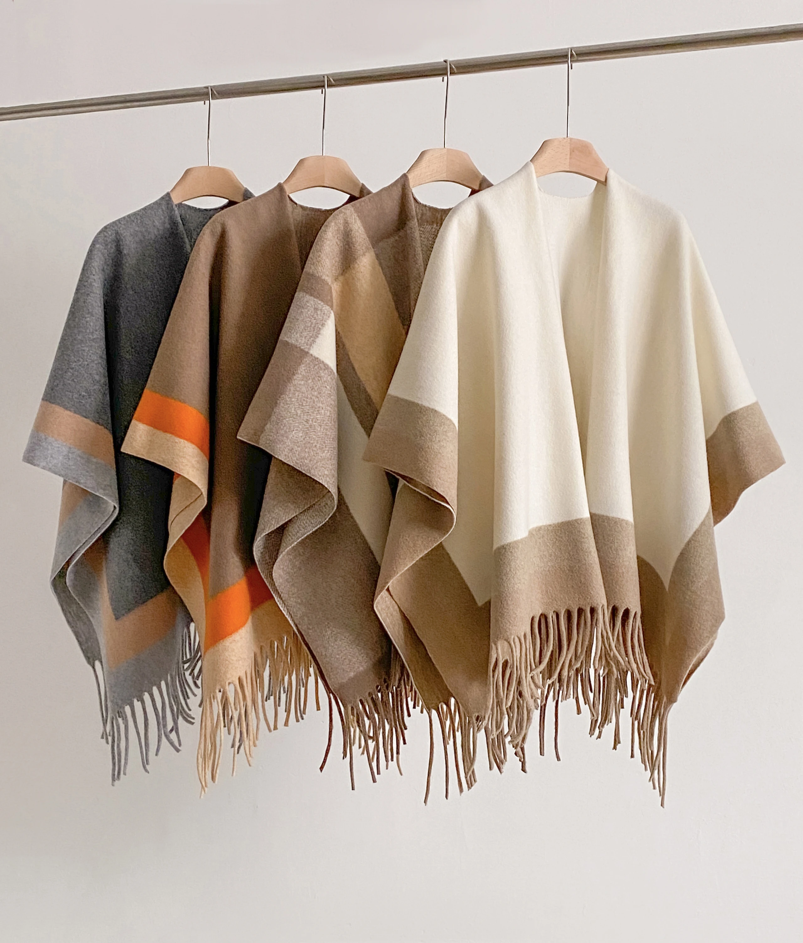 

2025 New Fashion Winter Warm Plaid Ponchos And Capes For Women Oversized Shawls and Wraps Cashmere Pashmina Female Bufanda Mujer