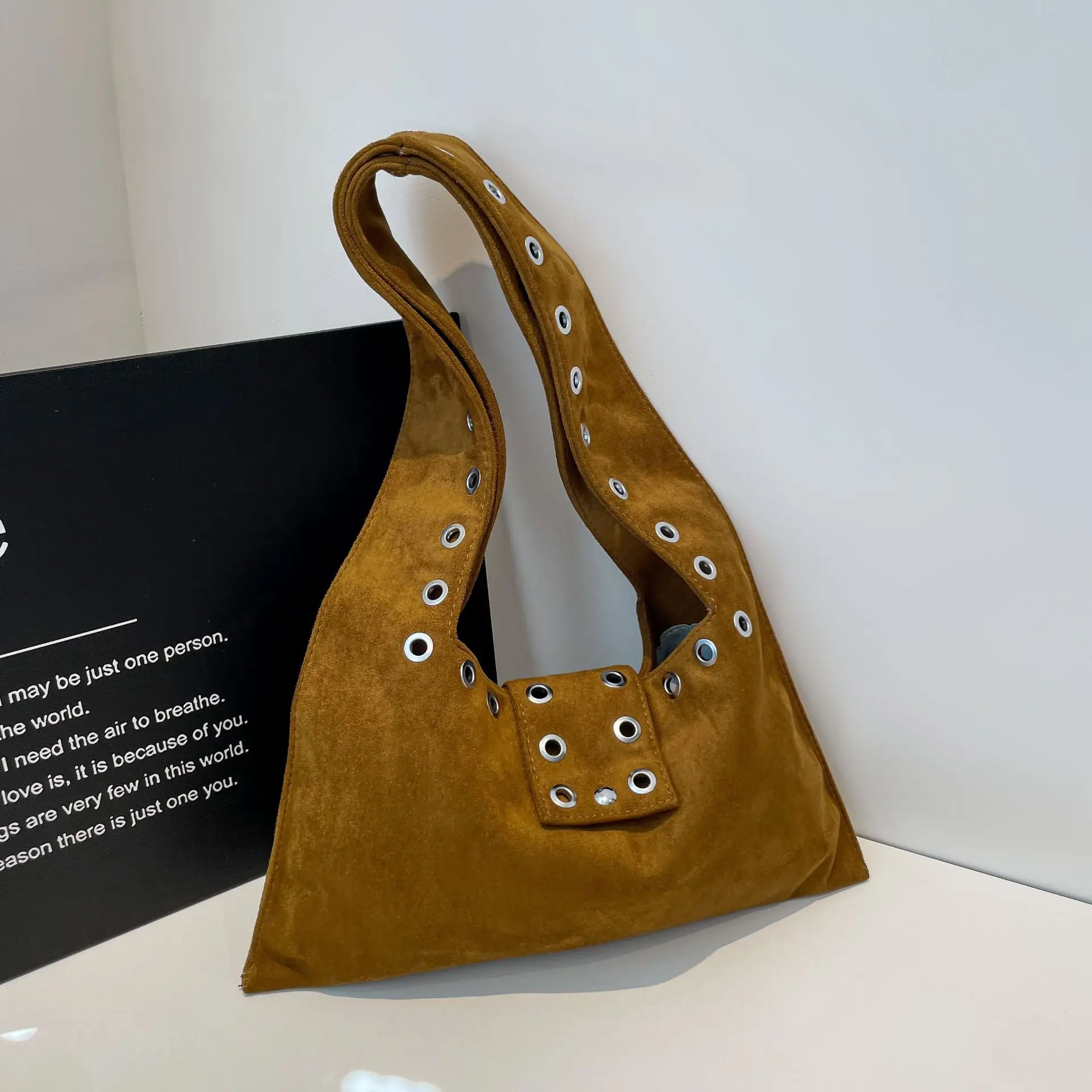 

Постапокалиптическая большая сумка 2025 года, просторная женская сумка подмышками, минималистичная сумка через плечо, сумка через плечо в стиле Wasteland