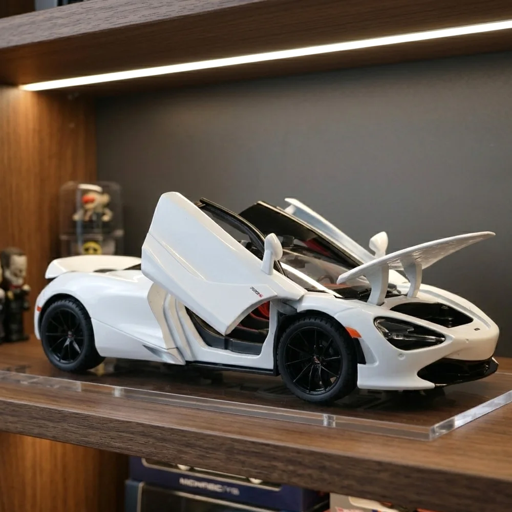 

1:24 Scale McLaren 720S Die-Cast Model, Pull-Back Toy with Openable Doors & Hood, White Color, Collectible Supercar for Kids