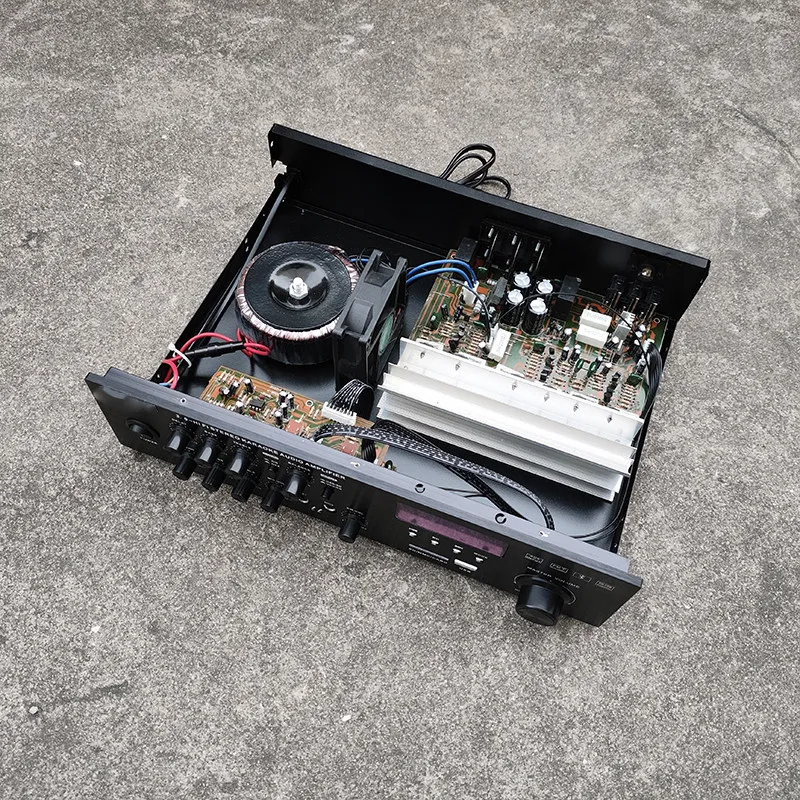 Second-hand, design defect 600W heavy bass 2.1 high-power imported tube 3-channel audio power amplifier ring cow machine