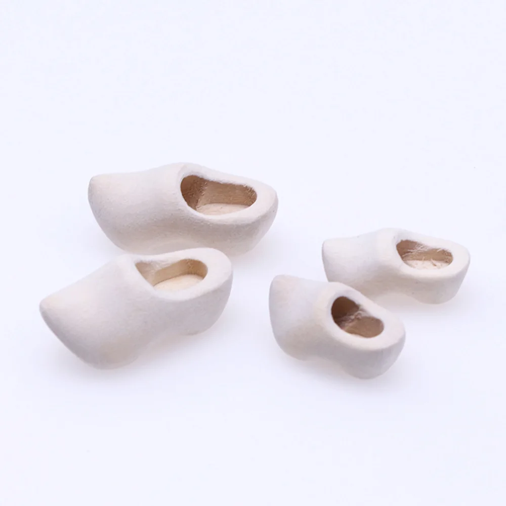 1 Pair Mini Wooden Shoes Ornaments Dollhouse Wood Embryo Shoe Scene Scale Model Home Decor Crafts DIY Miniature Models