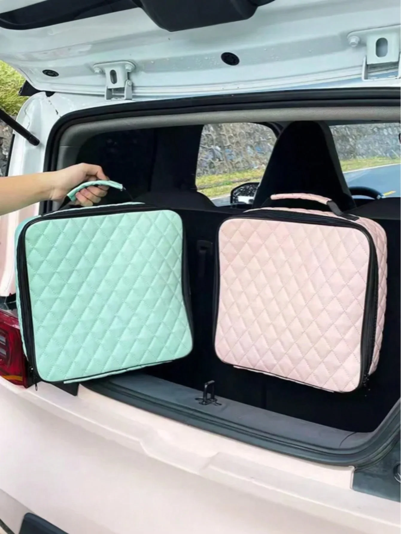 قطعة واحدة من منظم صندوق السيارة ذو السعة الكبيرة - مصنوع من نسيج مقاوم للماء ومقاوم للاهتراء ومخازن شواحن EV والكابلات والأدوات والتخييم #1