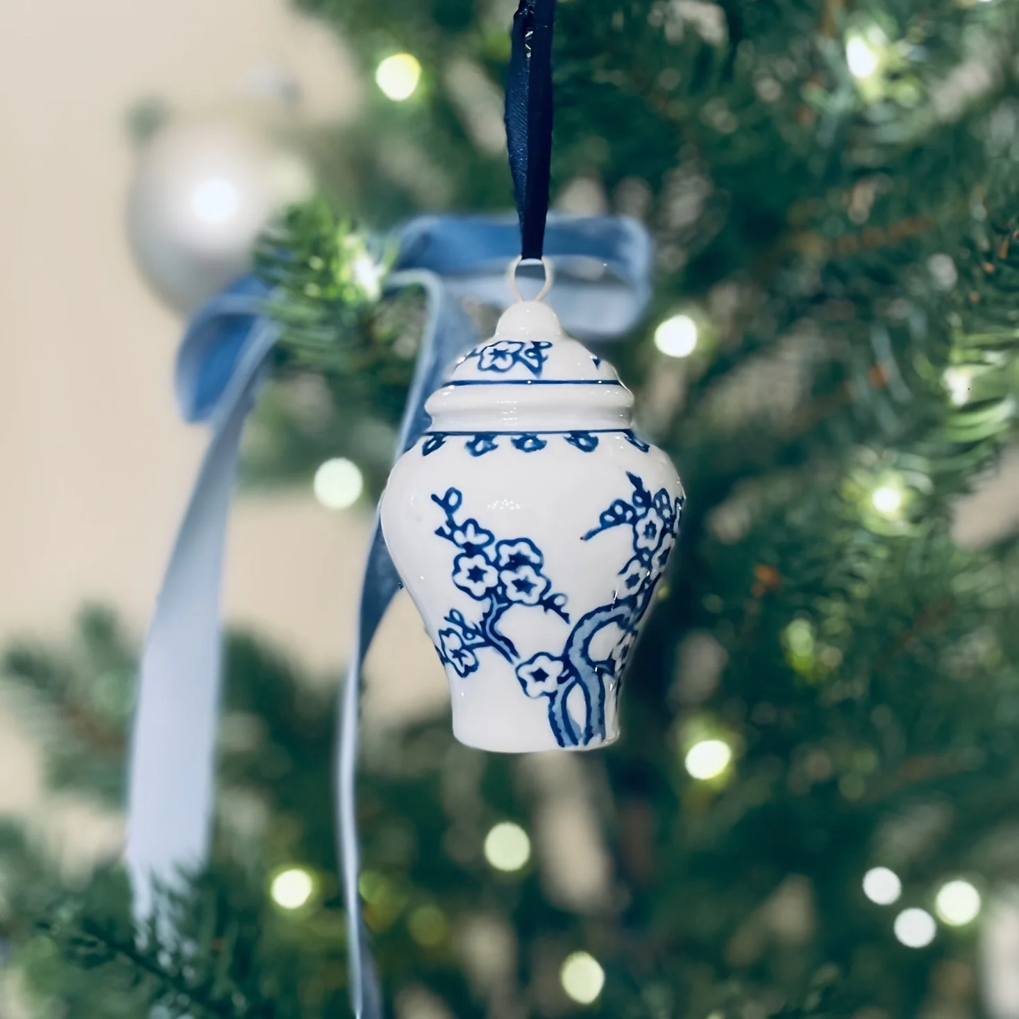 Mini tarro de jengibre de porcelana azul y blanca Vintage, adornos para árbol de Navidad, 6 piezas, BW