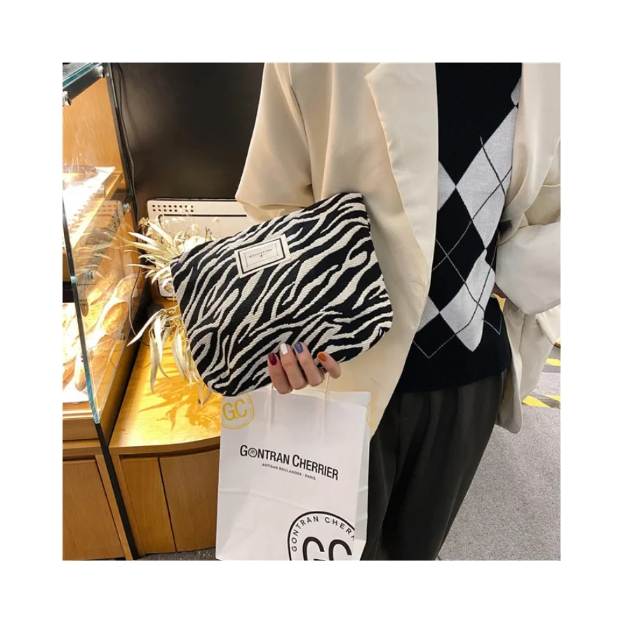 Large Women Leopard Cosmetic Bag Canvas Waterproof Zipper Make Up Bag Travel Washing Makeup Organizer Beauty Case