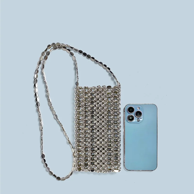 Gorąco sprzedający się nowy produkt: Ręcznie robiony srebrny płaski portfel mobilny z łańcuszkiem, mini torba na ramię typu crossbody — zdjęcie 4