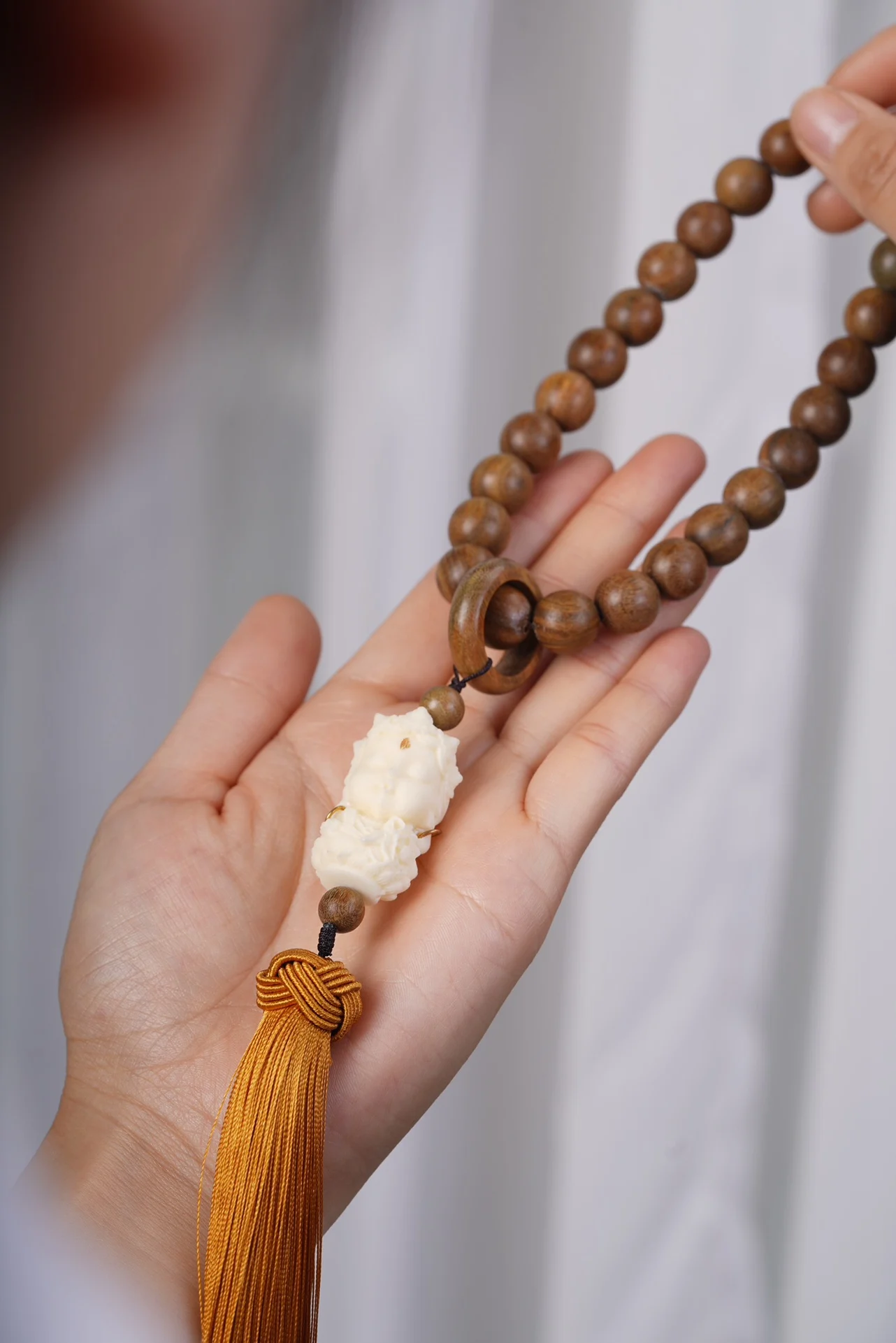 

Green sandalwood string hand held with run ring Tara fringe wooden tray play beads beads beads beads jewelry