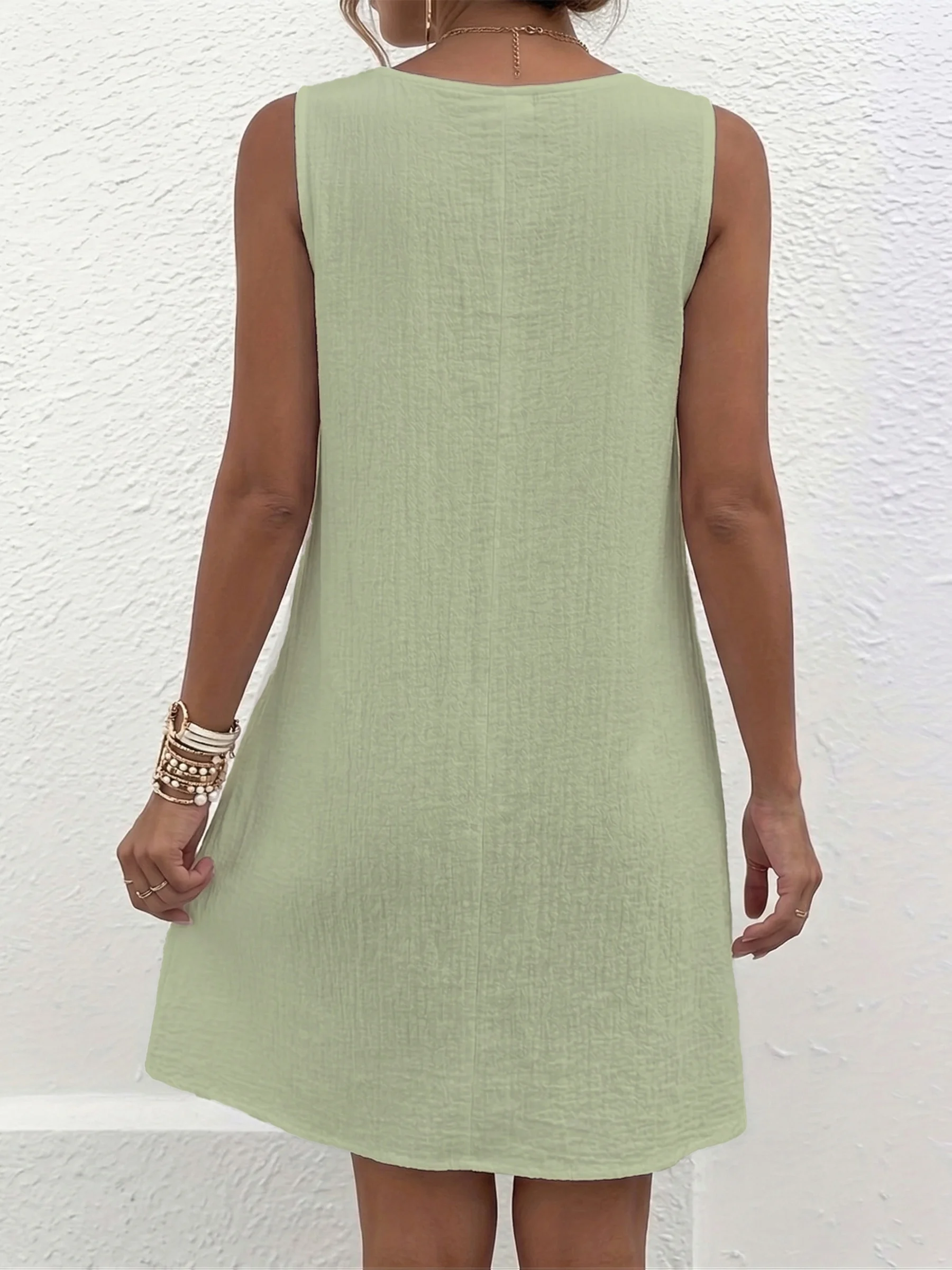 Ärmelloses Freizeitkleid in Übergröße mit Knopfdetails für mühelosen Stil und Komfort – Detail 5