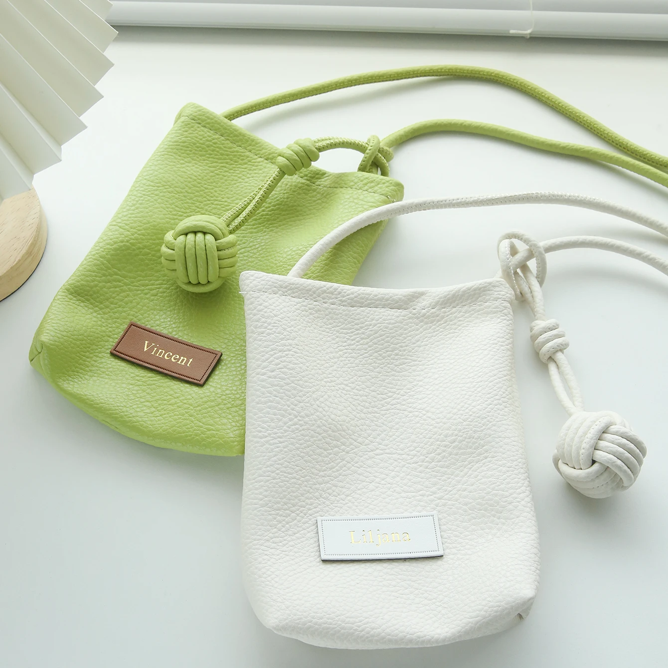 Customized Name Leather Label Multi Color Leather Women's Slant Body Phone Bag Mini Shoulder Travel Bag Simple Women's Daily Bag