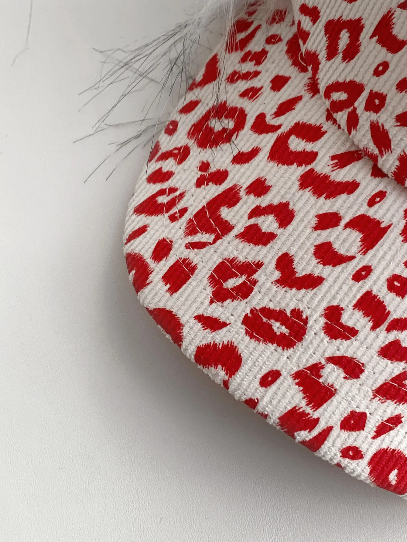 قبعة Lei Feng من الفرو الصناعي بطبعة الفهد للنساء، قبعة شتوية دافئة من القطيفة مكبلة للأذن، قبعة بيسبول عصرية متعددة الاستخدامات على طراز الشارع