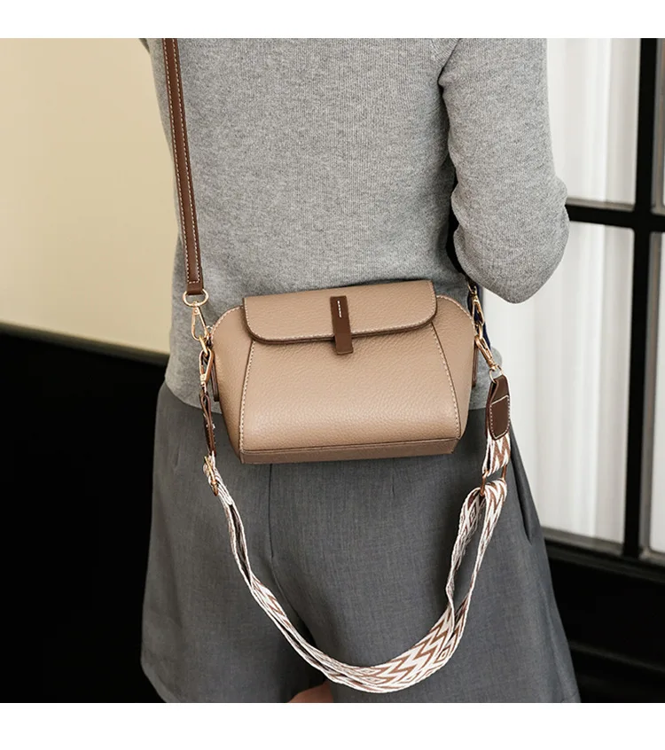 Fashion Wide Strap Crossbody Bags for Women Phone Bags Small Simple Shoulder Side Bag PU Leather Lady Luxury Handbags Commute view 4