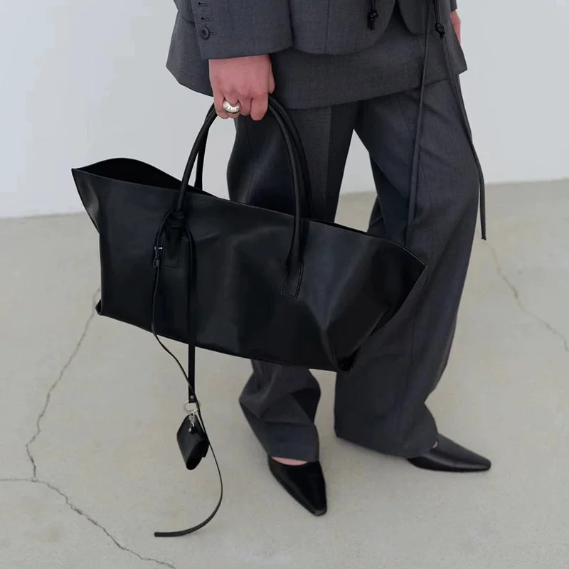 

Усовершенствованная простая сумка, модная сумка-тоут большой вместимости, французская легкая роскошная черная универсальная женская сумка на плечо