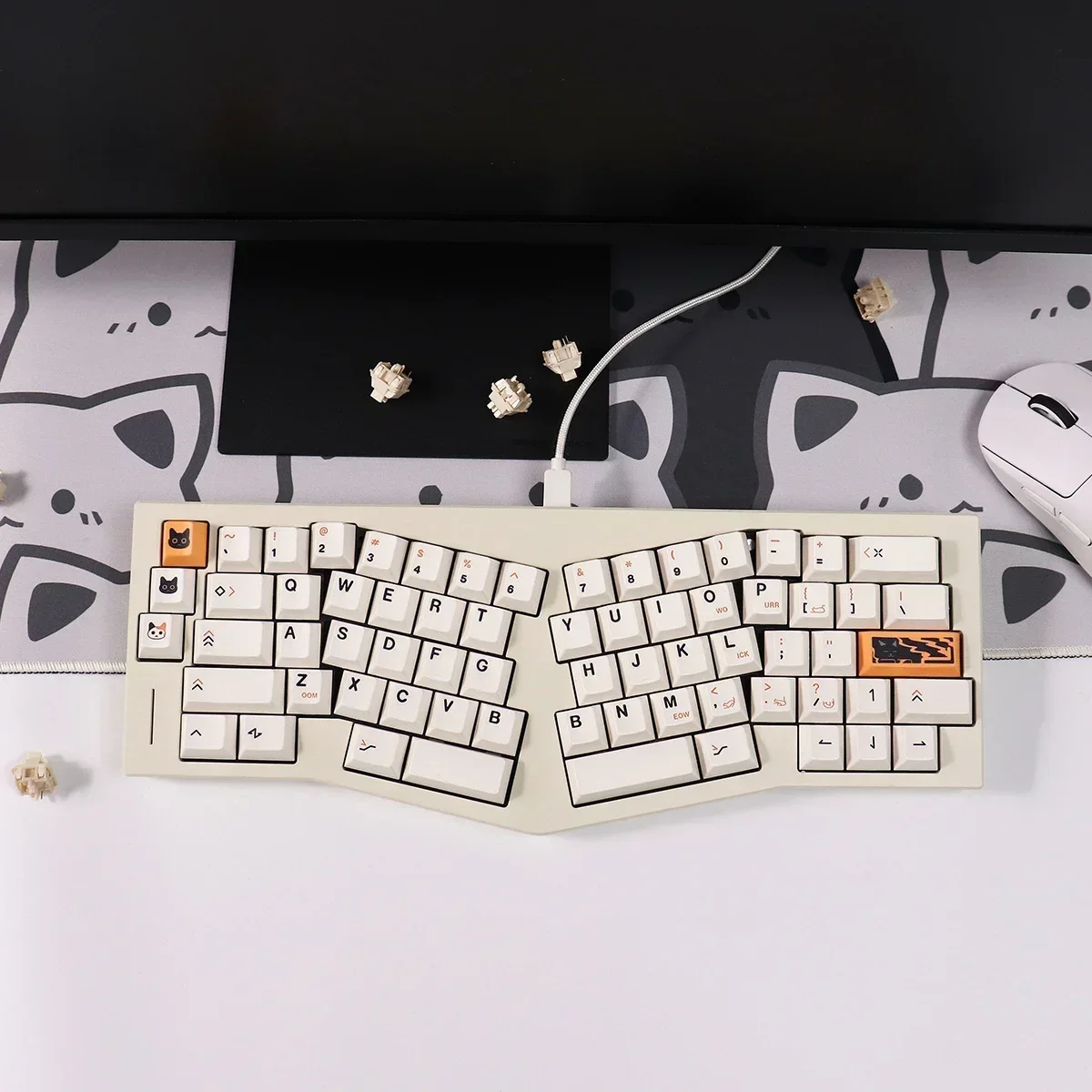 148 Keys Calico cat theme keycaps  Cherry Profile  Dye Sublimation PBT Key Caps Set for Mechanical Keyboard Cherry MX Switches