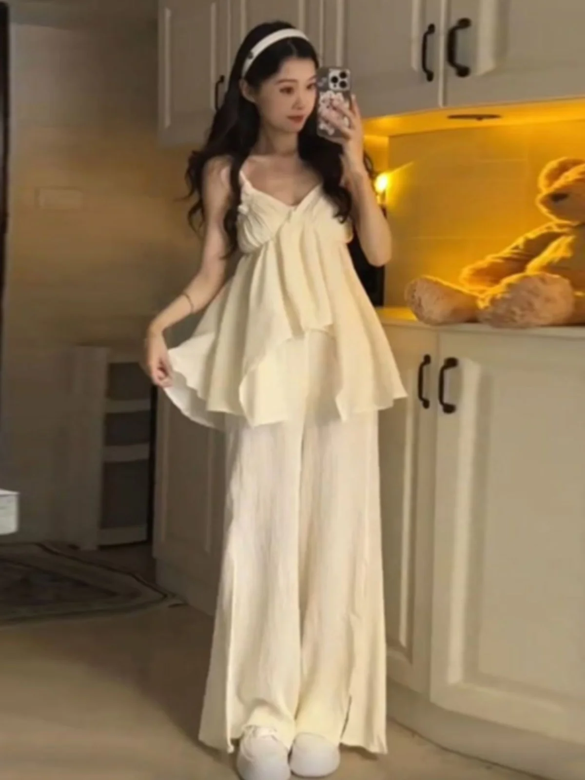 

Spring 2025 Fashion Korean Style Beach Vacation Two-Piece Set Small Size Trendy Ensemble Elegant Sensation Tea System