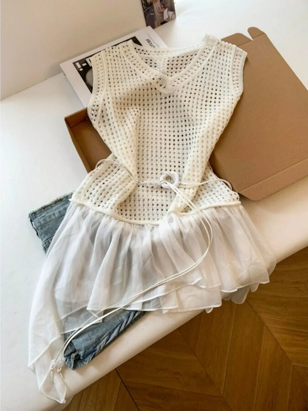 

Korean Style V-Neck Hollow Thin Knitted Vest Women's Summer New Holiday Style No-Sleeve Top Casual Loose Fit Soft Polyester