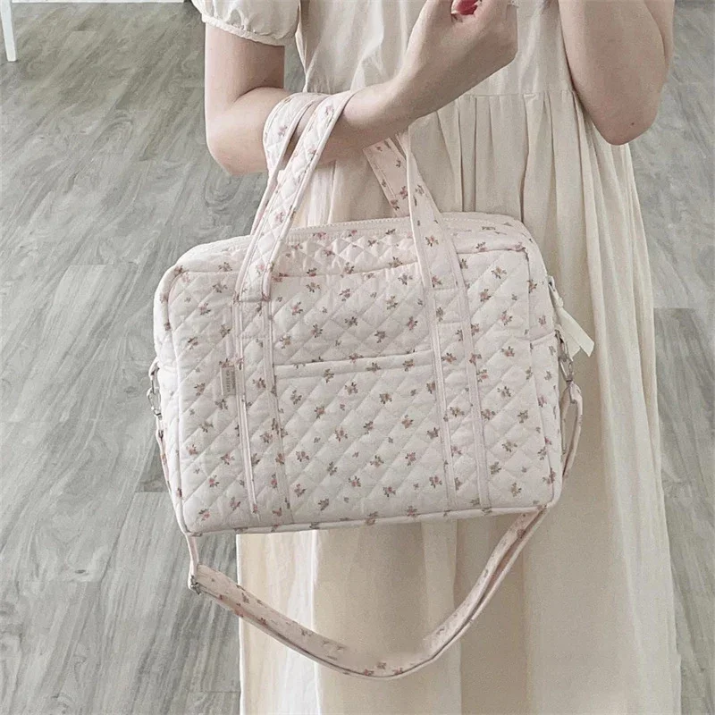 Mommy Bag Storage Bag Multi-functional Shoulder Bag Fashion Cotton Quilted Floral Portable Handbag Lightweight Crossbody Bag