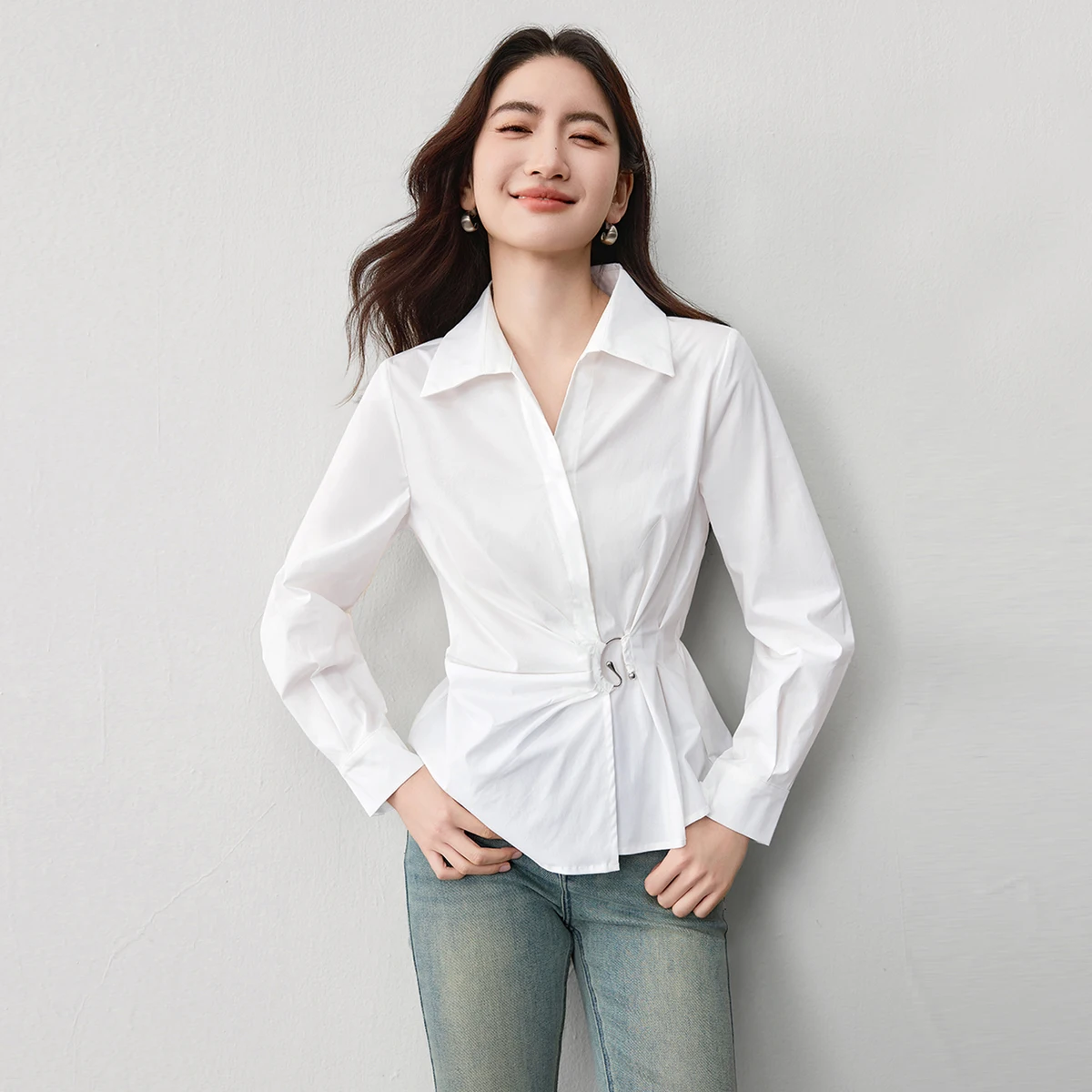 

SENTUBILA Designer Shirt 2026 Women's 2026 Spring New Turn-down Asymmetrical Shirring Buckle Long-sleeved Tops Elegant W53CA2861