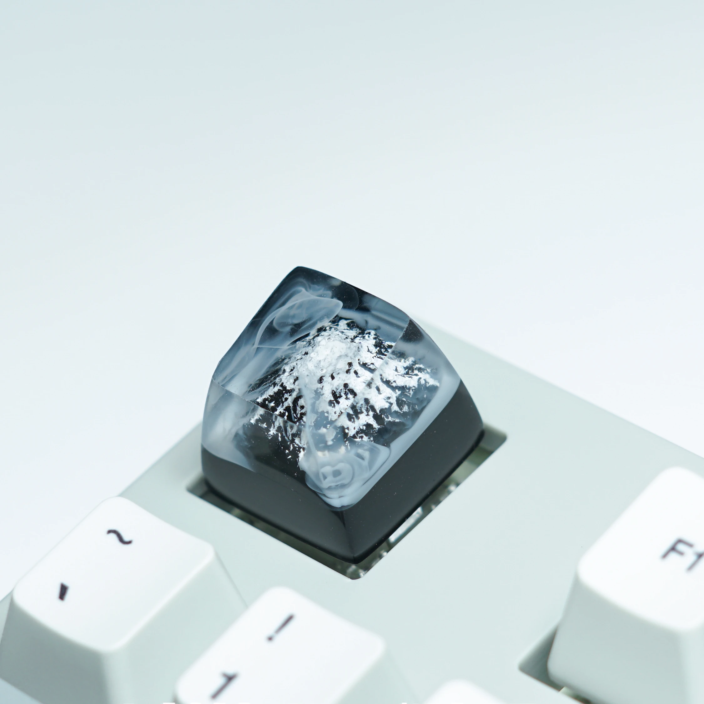 1pc Teclado Mecânico Personalidade Keycap SA altura Light-transmitindo Resina Fuji Mountain Snow Mountain Keycap para Keycap Jogo