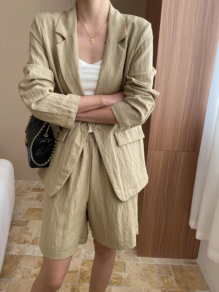 

Spring and summer women's casual solid color single button pocket decorative jacket+high waisted shorts set