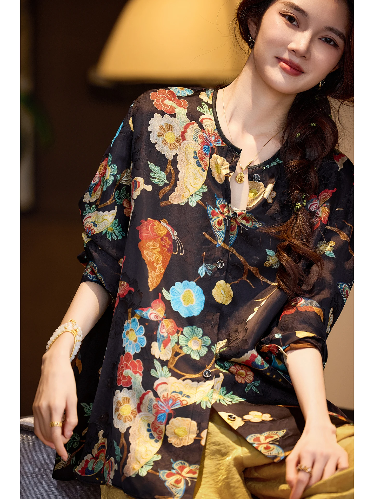 

Elegant round Neck Long Sleeve Floral Embroidery Shirt Women's Spring 2026 New Style Large Size Ethnic Chinese Fashion Top