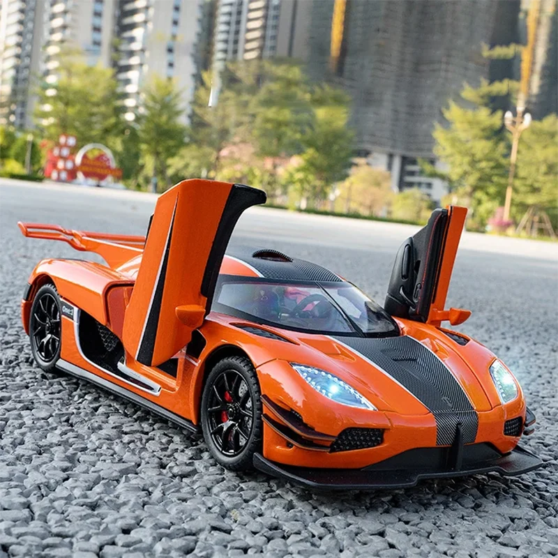 

1:24 Mini Alloy Car Model Diecast Koenigsegg ONE 1 Metal Sports Vehicle Model Simulation Sound and Light Collection Toys Gifts