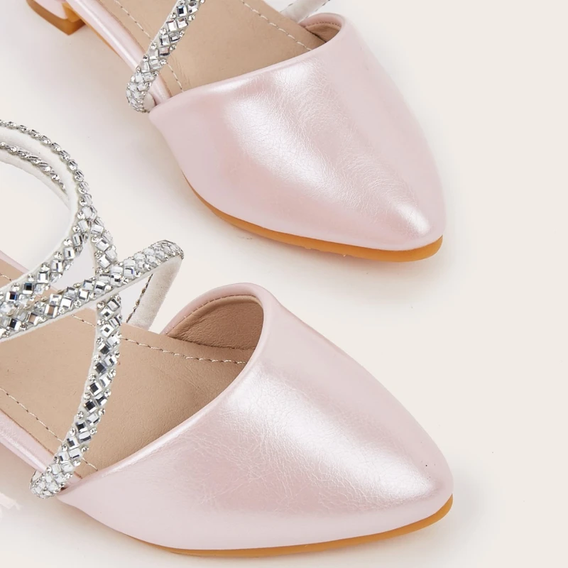 2026 Summer New Girls' Low Heeled Princess Shoes Simple Versatile Kids Sandals Comfort Non Slip Girls' Performance Leather Shoes