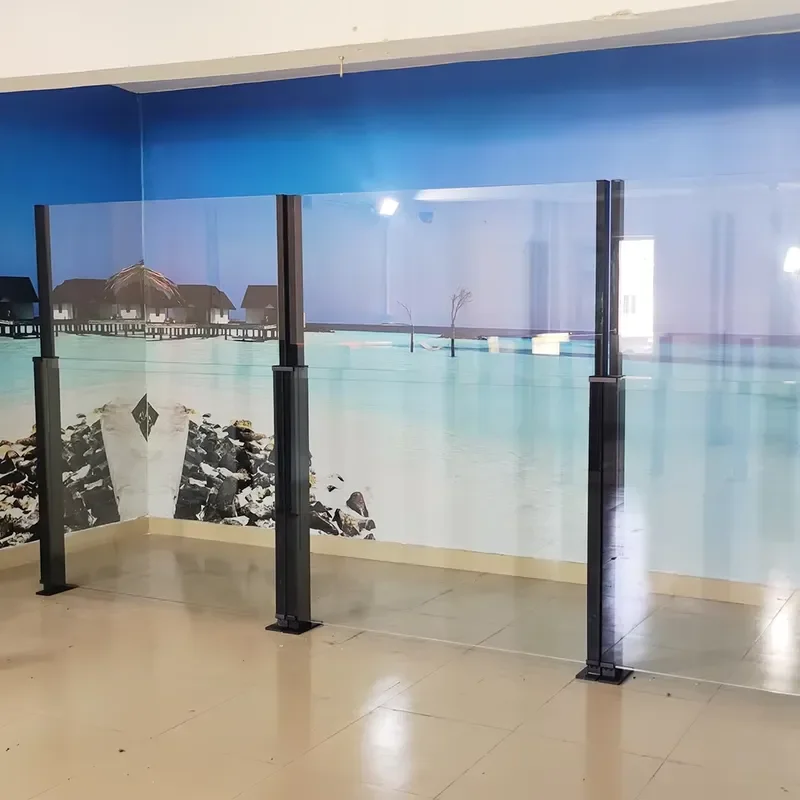 Frameless Retractable Garden Fence Customization Supported Retractable Glass Balustrades