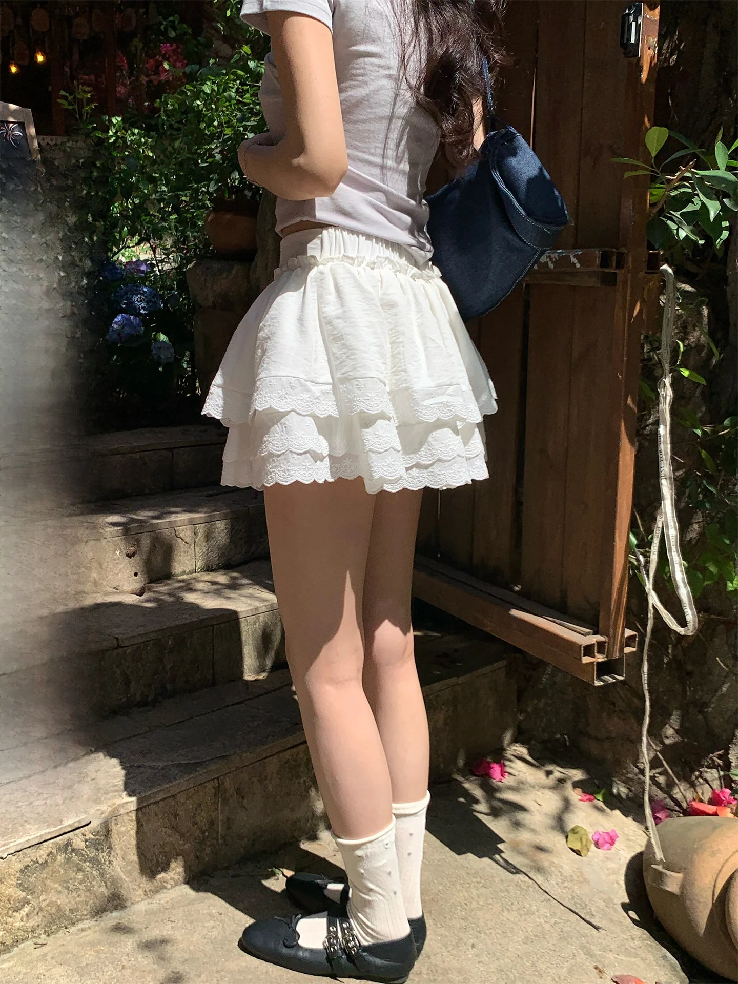 

Hollyii Korean Style Elastic Waist Slimming Double Layer Ruffle Cake Fold Short Half Skirt Spring 2026 New Arrival A-Line Skirt