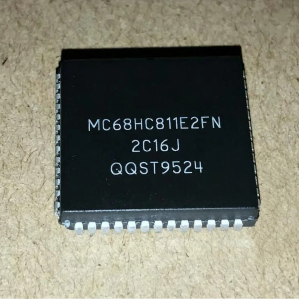 MC68HC811E2FN    MC68HC811    PLCC52    (Product quantity: 5 pieces)