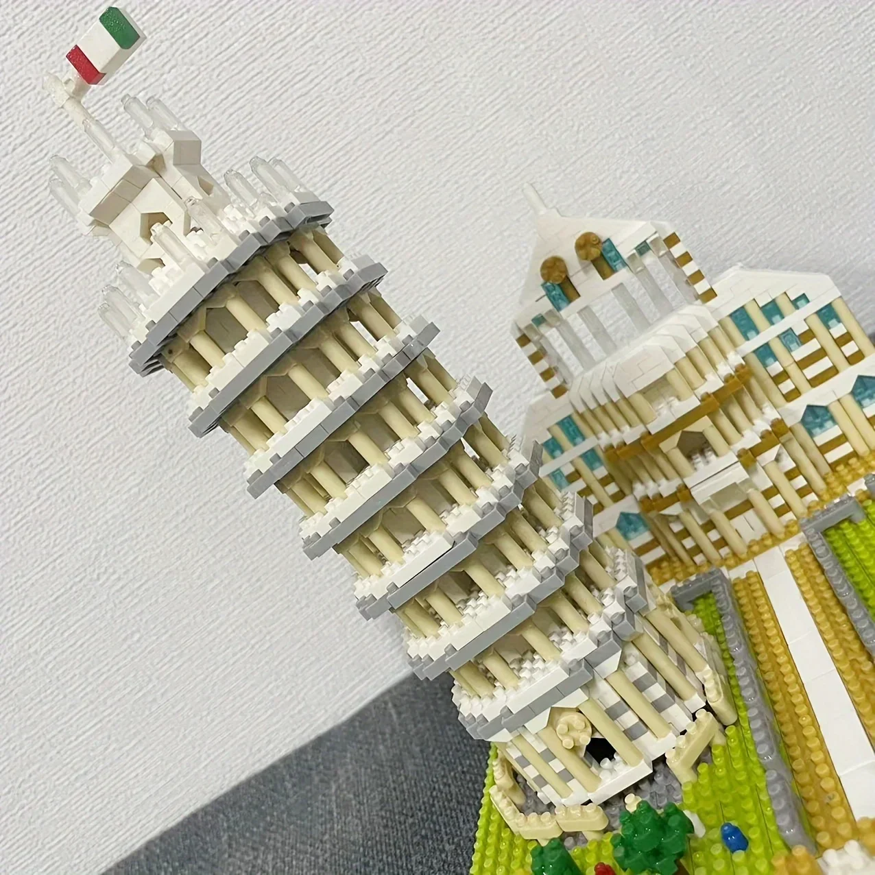 1876PCS Micro Building Blocks World-famous Landmark Leaning Tower Of Pisa Architectural, Halloween/Christmas Gifts