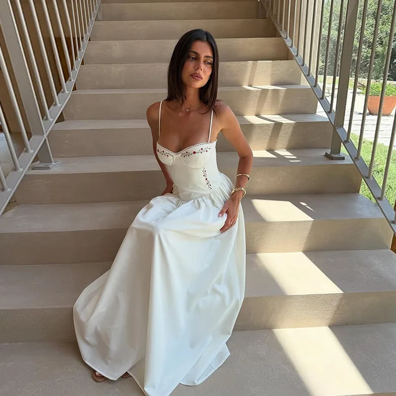 Abito femminile con bretelle a vita alta stampato dolce Abito con gonna a trapezio senza schienale con bretelle alla moda 2025 Nuove signore estive