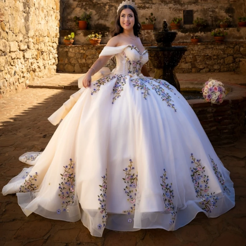 

Beige Shiny Ball Gown Quinceanera Dresses Off The Shoulder Applique Lace Beading Bow Tull Party Birthday Sweet 16 Dress Vestidos