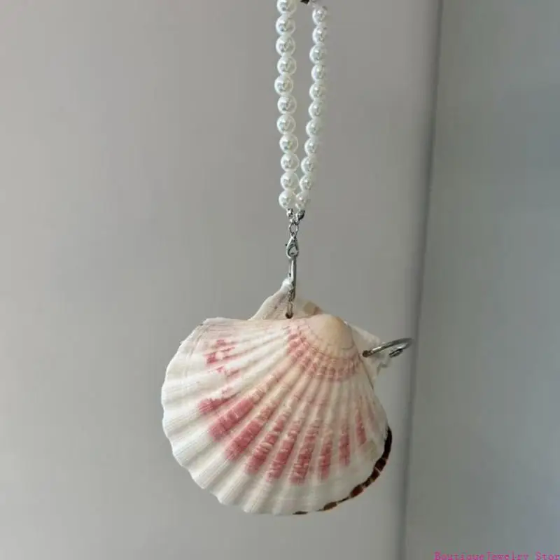 E1PE Artisanal Crafted Retro Shell Keychain With Intricate Beadwork And Pearls Detail
