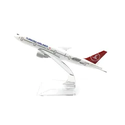 16CM Turkish Airlines 1:400 Scale B777 Aircraft Model with Base Alloy Plane For Collectible Souvenir Show Gift Decoration