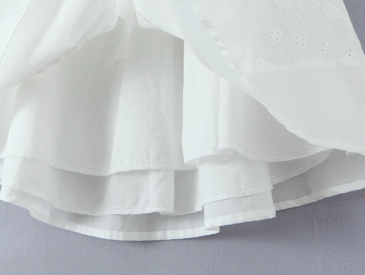 2025 ホワイト刺繍中空アウト穴木耳 O ネックパフスリーブショートドレス女性カットアウト背中の開いたミニドレス夏のローブ