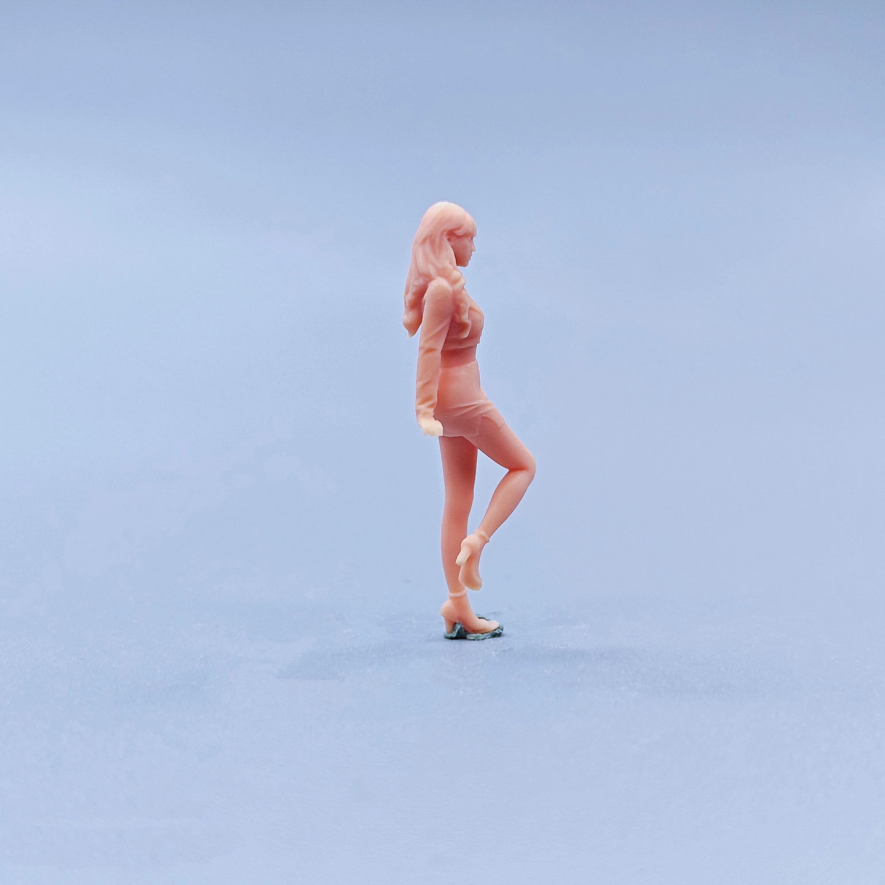 1/64 1/43 Figurines Scale Model Resin Standing Posture Sales Girl Uncolored Miniatures Diorama Hand-painted C733