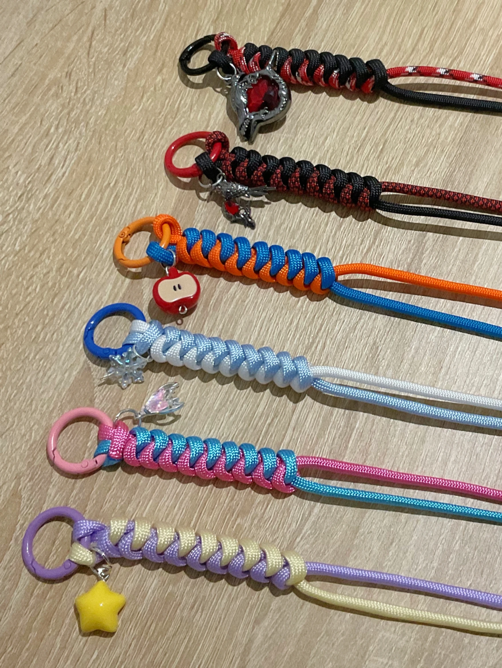 

Аниме Love and Deepspace Sylus Zayne Rafayel Caleb Xavier Косплей Парашютный шнур ручной работы Подвеска Мультяшный брелок для ключей Рождество