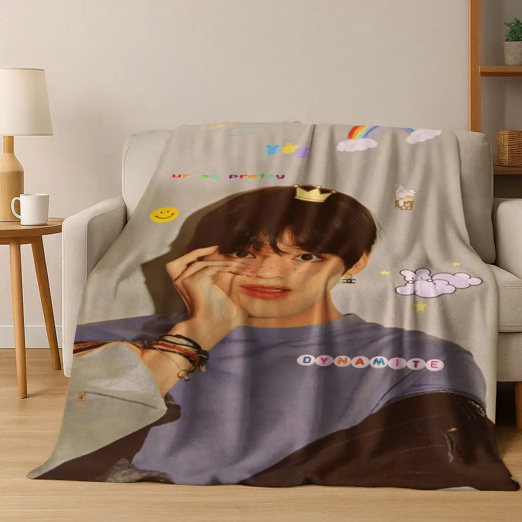 Kpop Kim Tae Hyung V Min Yoon Gi,SUGA, Agust D بطانية من الفلانيل بطانية دافئة ناعمة لغرفة النوم وغرفة المعيشة والسرير والسفر والنزهة هدية #3