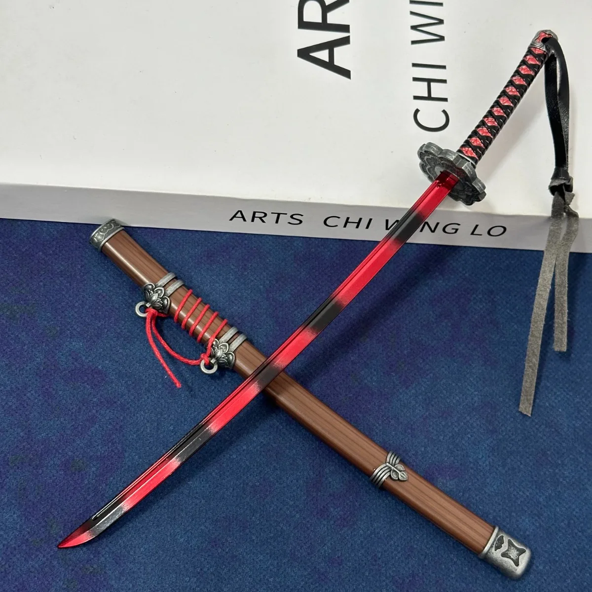 10inch Sekiro Wolf Katana Katana Sword Sekiro Metal Small Original Samurai Real Size Mini Anime Ninja Knife Unsharp Toy Gift