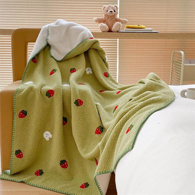 

Cute Cartoon Bear Pattern Blanket, Modern Simple Ins Sofa Blanket, Office Nap Shawl, Faux Rabbit Velvet, Bed Blanket