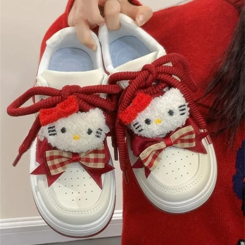 Oryginalne Sanrio Hello Kitty wino Retro czerwone białe buty damskie 2024 wiosna nowe damskie wszechstronne trampki na platformie