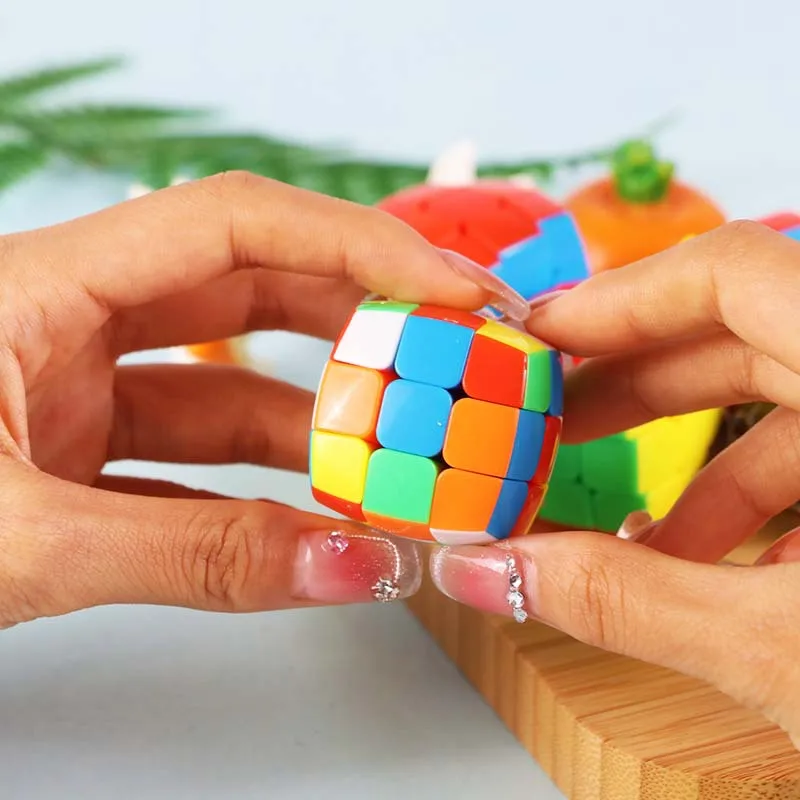 2PCS Mini 3x3 Speed Cube Keychain Keyring Educational Puzzle Toys Problem Solving Brain Teaser for Kids & Adults Novelty Gifts