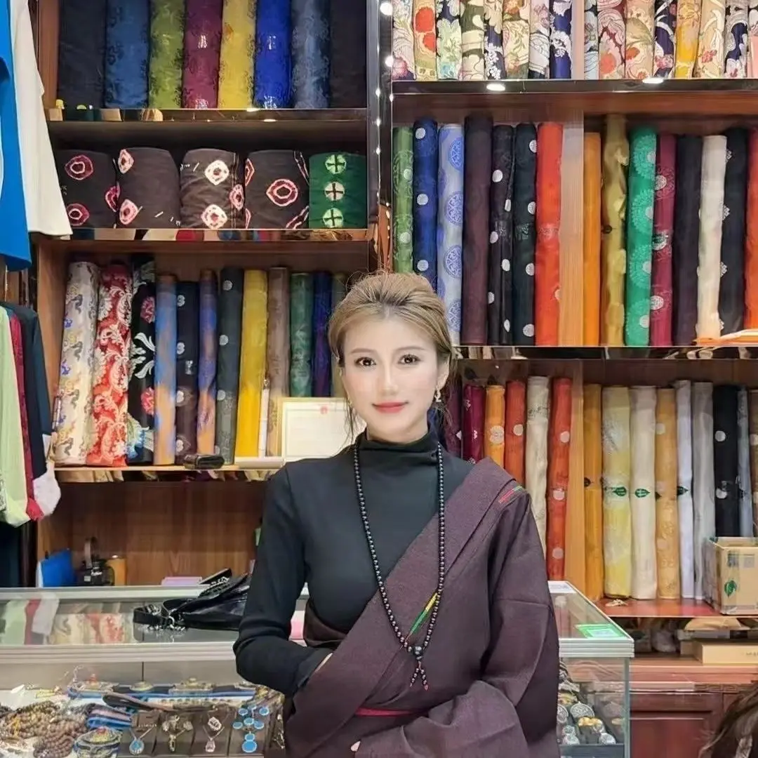 Neue Xizang Mädchen Kangba Kleidung Ethno-Stil einteilige tibetische Robe