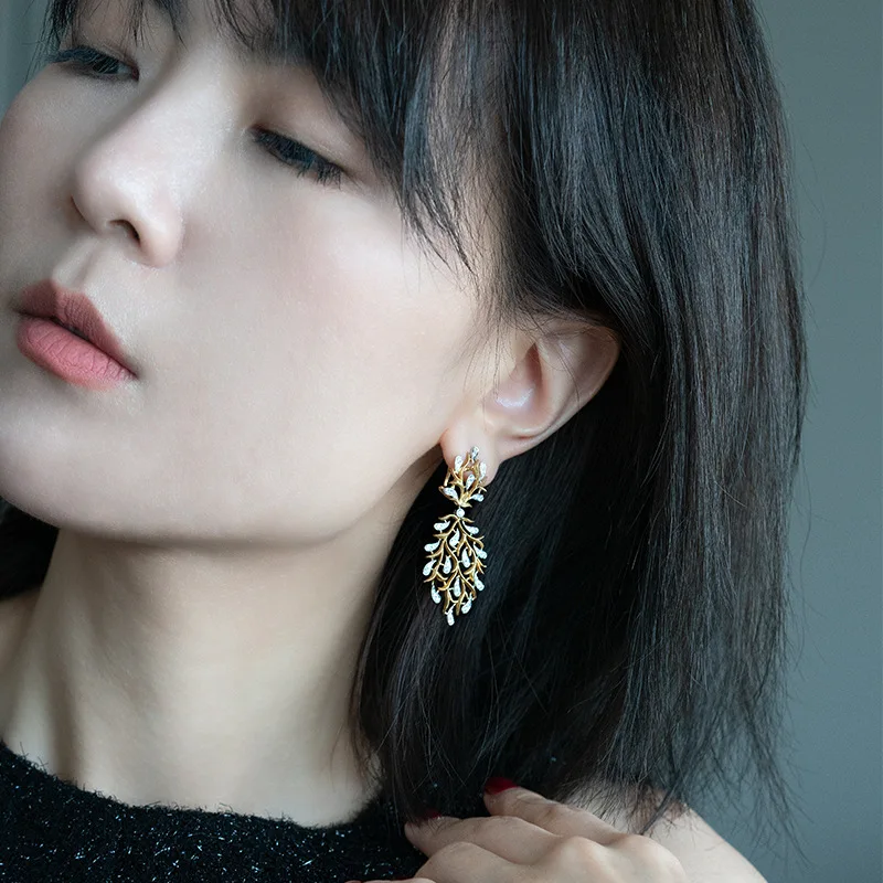 S925 Sterling Silver Hollow Leaf Vein Stud Earrings Light And Smart Leaf Shape Earrings Perfect For Casual And Formal Occasions